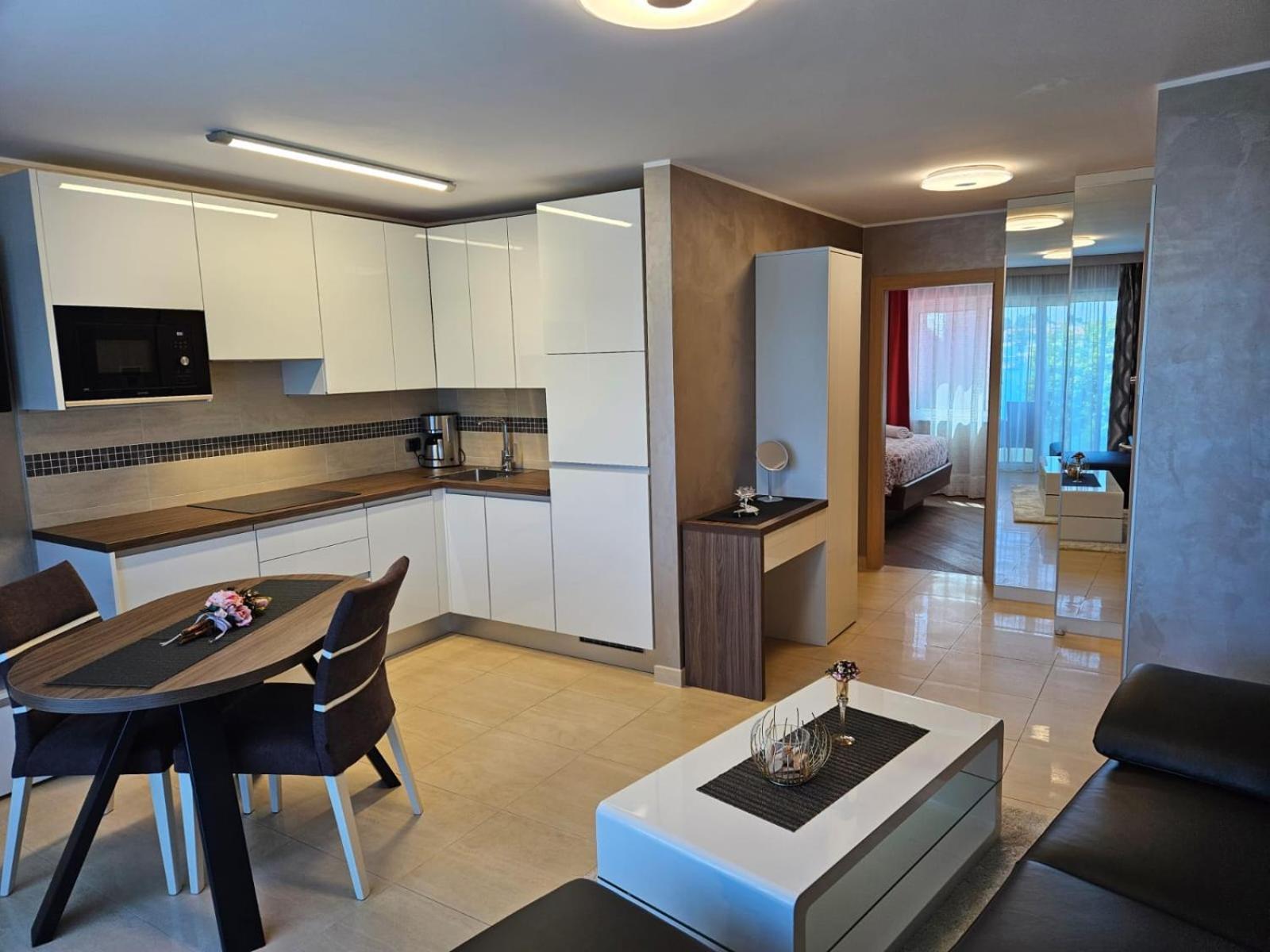 Apartments Riva-Interauto Umag Exterior photo