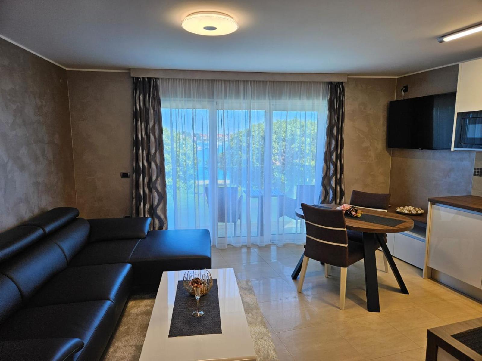 Apartments Riva-Interauto Umag Exterior photo
