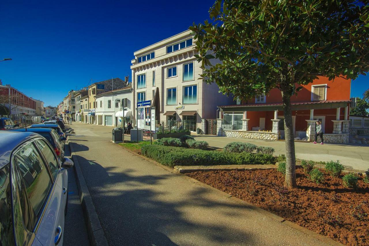 Apartments Riva-Interauto Umag Exterior photo