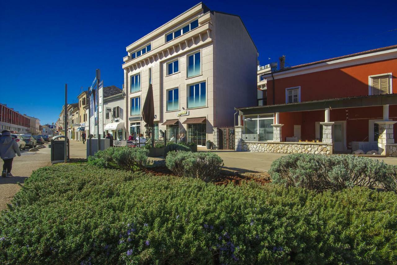 Apartments Riva-Interauto Umag Exterior photo